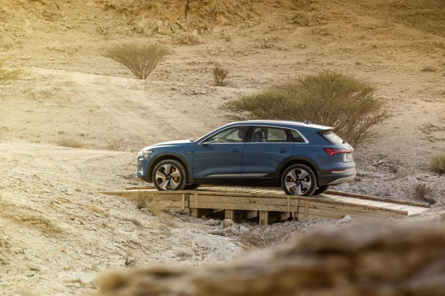  Audi e-tron 55 Quattro 2019 года  (WW) (фото 172 из 452)